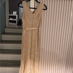 Chic Lace Maxi Dress in Cream